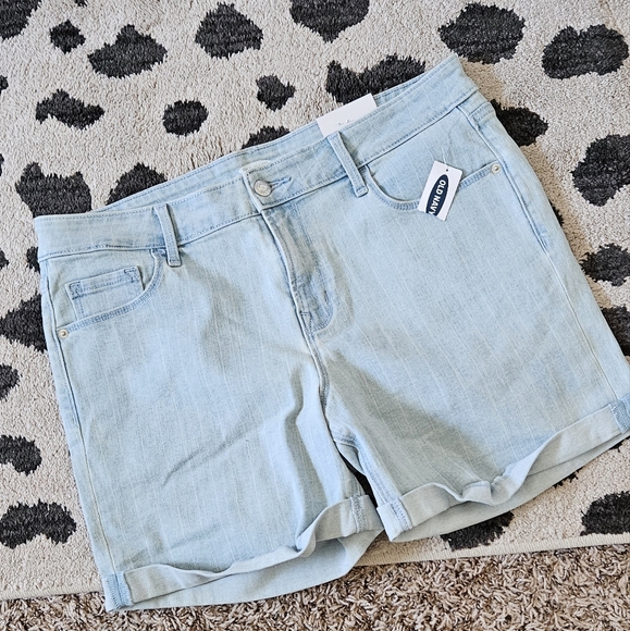 NWT Old Navy 5" Inseam Mid-Rise Denim Shorts Light Wash Striped Size 12 - Picture 3 of 9